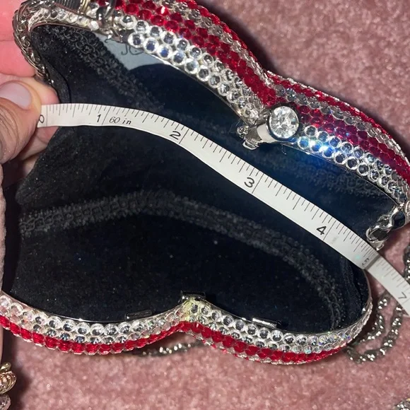 Crystal heart purse with long shoulder chain - Picture 6 of 11